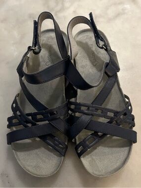 BareTraps Black Strappy Slingback Sandals